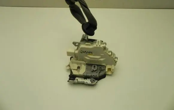 Audi A1 Loading door lock 8J1837015C I6544