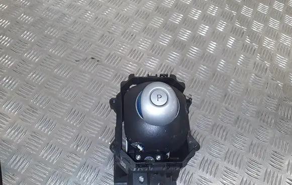 Gear shifter/selector