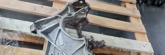 Audi A4 S4 B9 8W Engine mounting bracket 8W0399295E