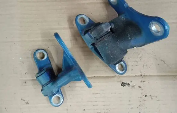 Mitsubishi Colt Front door hinges set 