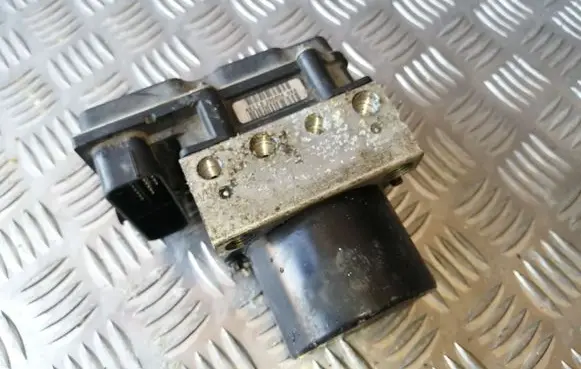 Skoda Fabia Mk1 (6Y) ABS Pump 6Q0614117S 0265231712 0265800511