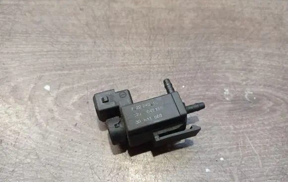Volvo S60 Vacuum valve 72224010 30611668 04T155