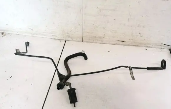 Chrysler PT Cruiser Fuel line pipe 05274476AE 15684