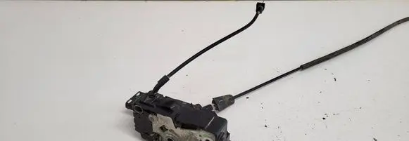 Peugeot 207 Front door lock 24087158