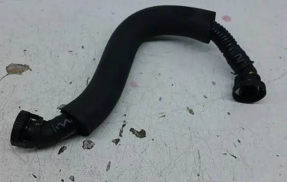 Audi A4 S4 B8 8K Breather hose/pipe 06H103221J