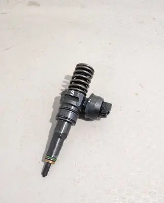 Volkswagen Transporter - Caravelle T5 Fuel injector 07Z130073F