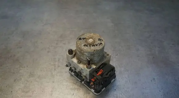 Skoda Octavia Mk3 (5E) ABS Pump 5Q0614517DC