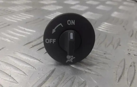 Renault Megane II Passenger airbag on/off switch 8200169589