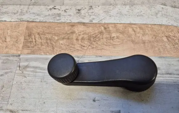 Volkswagen Fox Front door window winding handle 6Q0837581A