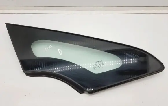 Nissan Leaf II (ZE1) Front triangle window/glass 768203NL0A