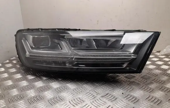 Audi Q7 4M Headlight/headlamp 4M0941034B