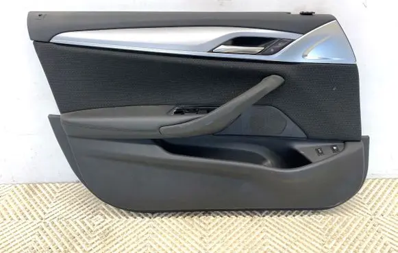 BMW 5 G30 G31 Front door card panel trim