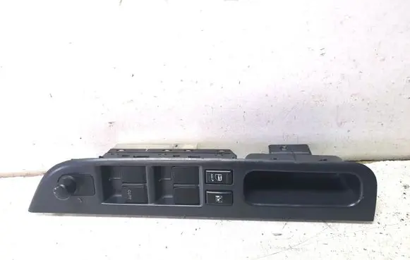 Suzuki Swift I Electric window control switch 8376263J0