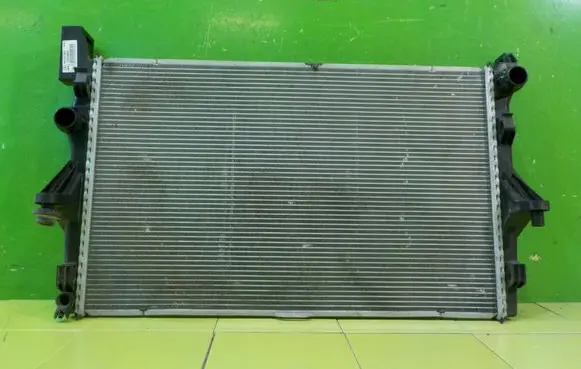 Mercedes-Benz Vito Viano W447 Coolant radiator A4475010201 XP206