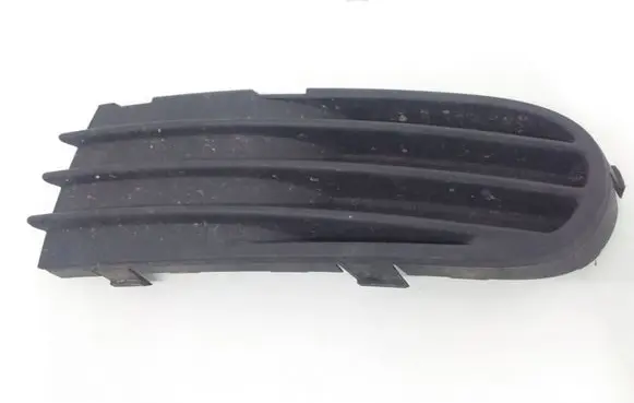 Volvo V50 Front bumper lower grill 30657009