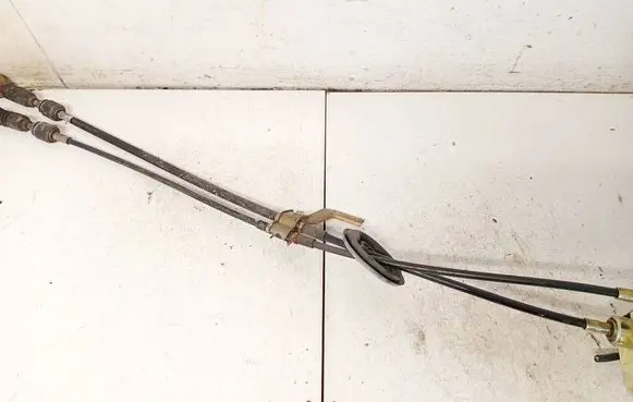 Gear shift cable linkage