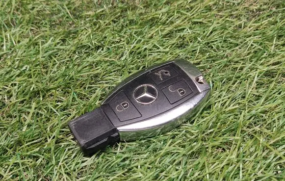 Mercedes-Benz C W204 Ignition key/card 