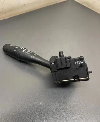 Suzuki Swift I Wiper control stalk 7813X