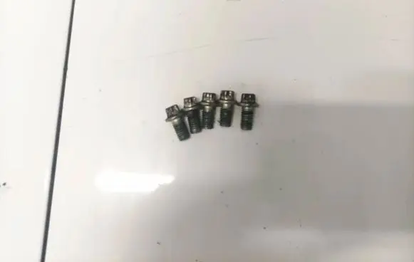 Opel Astra J Nuts/bolts 