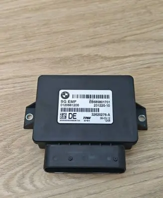 BMW 5 F10 F11 Hand brake control module 6858017 23122010 32620276A