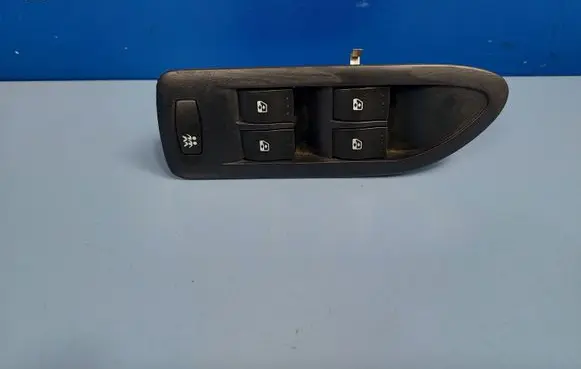 Renault Laguna II Electric window control switch 26515