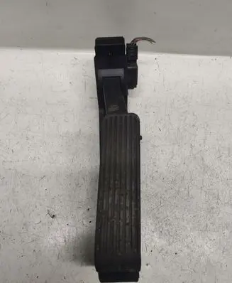 Mercedes-Benz S W220 Accelerator throttle pedal A2203000004
