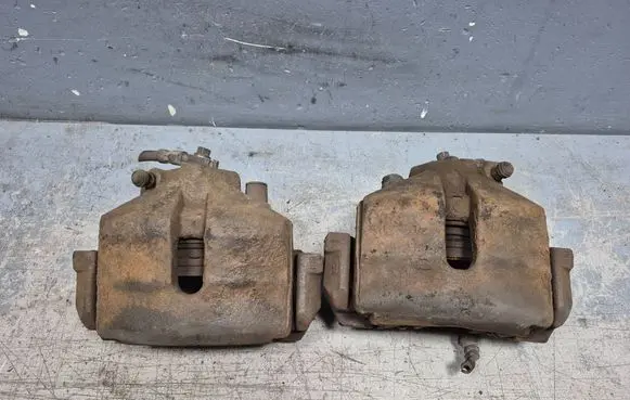 Volkswagen Golf Plus Front brake caliper 