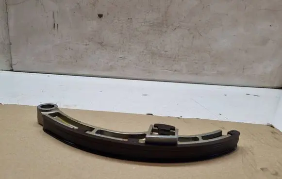 Subaru Outback Slide rail for timing chain 