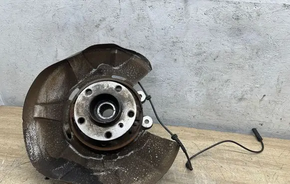 BMW 7 F01 F02 F03 F04 Rear wheel hub 6797447