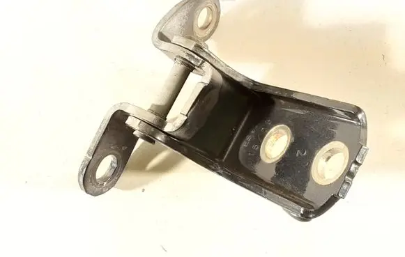 Toyota Aygo AB10 Rear door lower hinge ES92