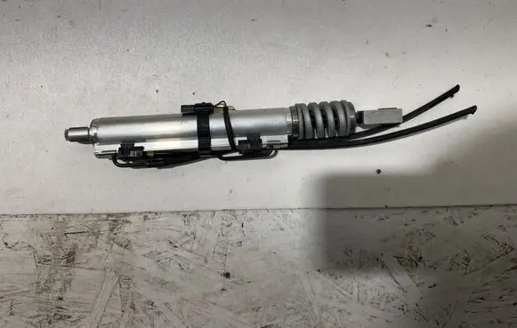 BMW M4 F82 F83 Convertible roof lock latch cylinder 71108064A 71560133D