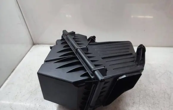 Land Rover Discovery Sport Air filter box GJ329A612AB