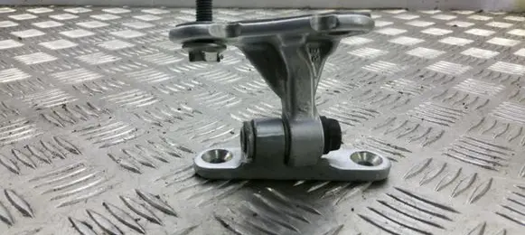 Mercedes-Benz ML W164 Rear door upper hinge