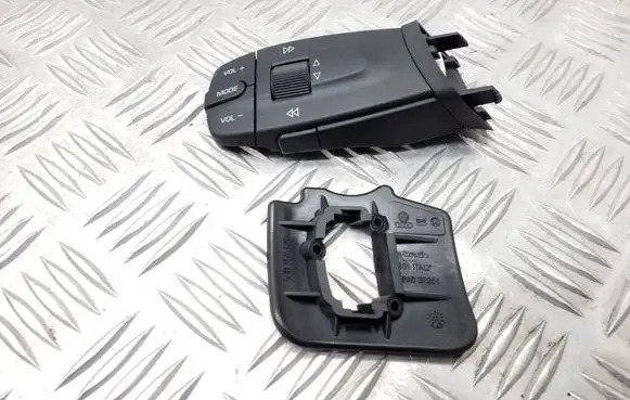 Multifunctional control switch/knob
