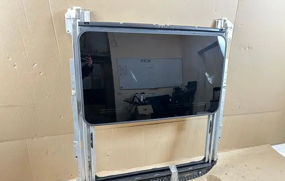 Mercedes-Benz C AMG W204 Sunroof set A2047800029
