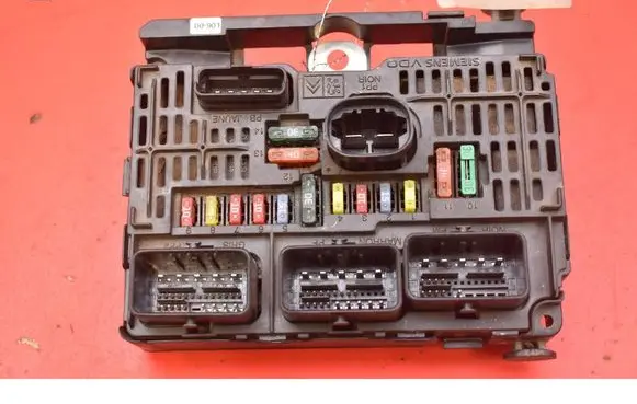 Citroen C4 I Picasso Fuse box set 9657718780