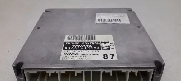 Toyota Corolla Verso E121 Engine control unit/module 8966113170
