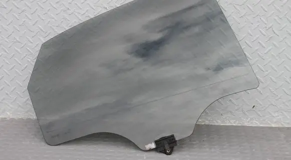 Rear door window glass