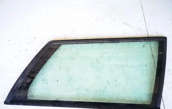 Rear side window