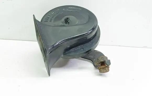 Audi A4 S4 B5 8D Horn signal 0092018
