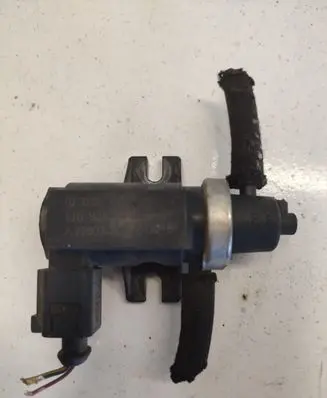 Volkswagen Golf IV Turbo solenoid valve 1J0906627A