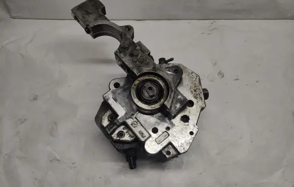 Volvo S80 Fuel injection high pressure pump 0445010043