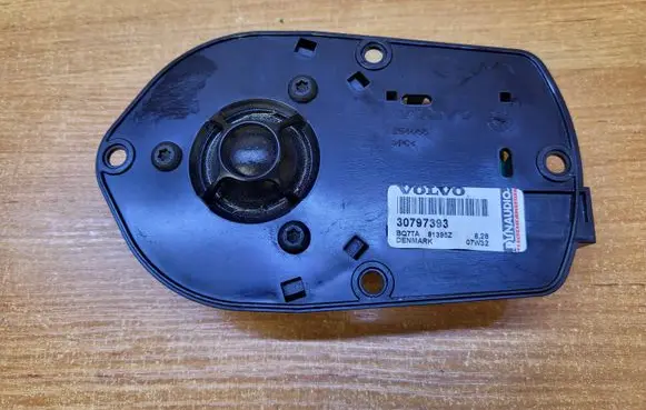 Volvo XC70 Subwoofer speaker 30797393