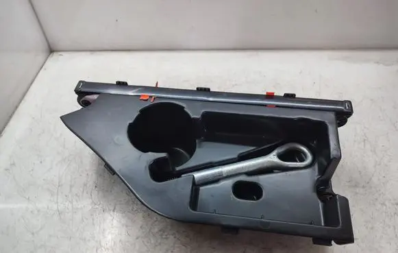 Mercedes-Benz CLA C117 X117 W117 Tool set A2468900188