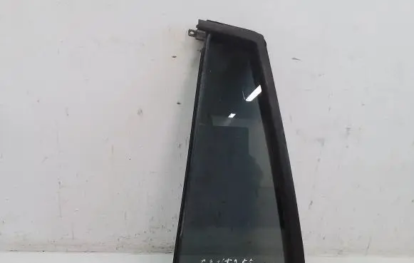 Rear vent window glass