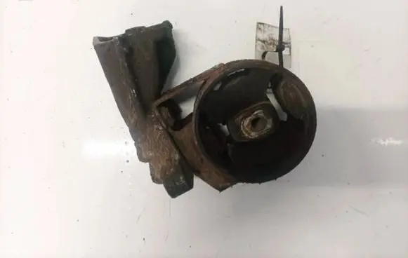 Volkswagen Golf II Engine mount bracket