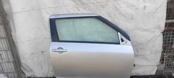 Suzuki Swift II Front door 