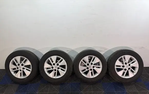 Toyota Auris E180 R15 alloy rim 