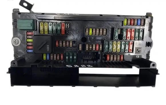 BMW 5 F10 F11 Fuse module 9252815