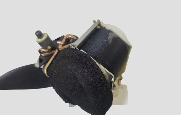 Ford Galaxy Rear seatbelt 611B69G